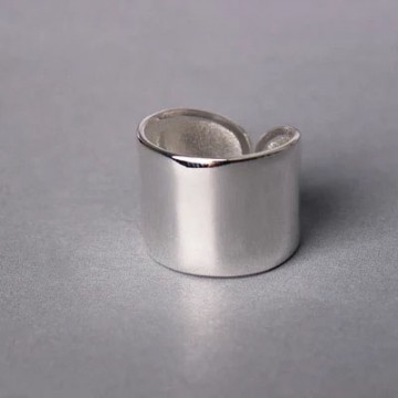 Ampio anello in argento