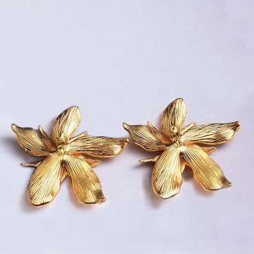 Boucles d'oreilles fleur dorée 2