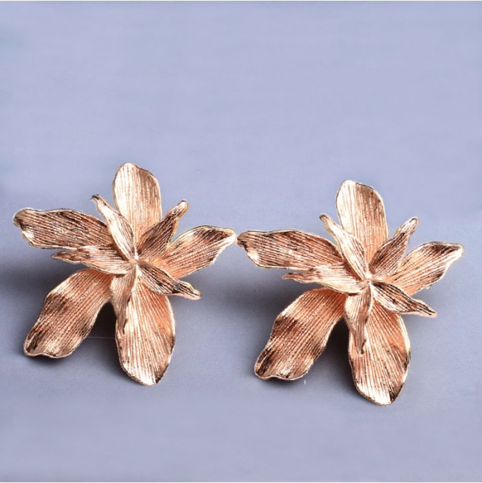 Rose gold flower earrings