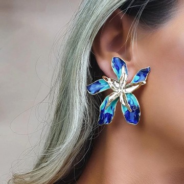 Blue enamel gold flower earrings 1