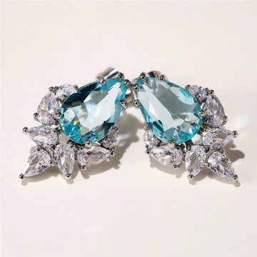 Sky blue zirconium stud earrings