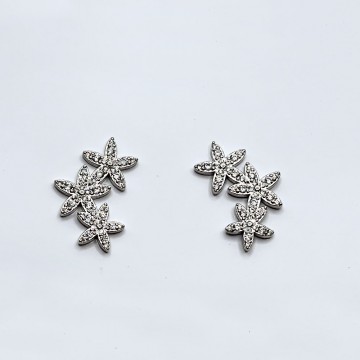 Zircon flower stud earrings