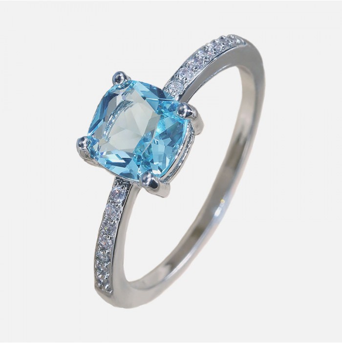 Anello con zircone quadrato azzurro