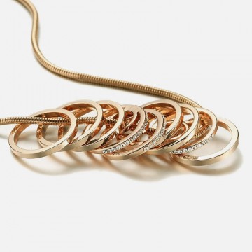 Goldene lange Halskette mit 9 Ringen 2