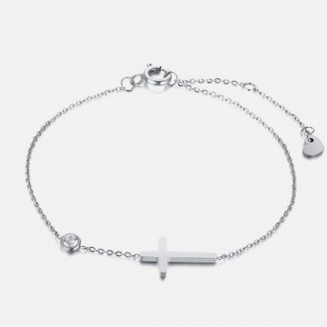 Bracciale in argento con croce e zirconi