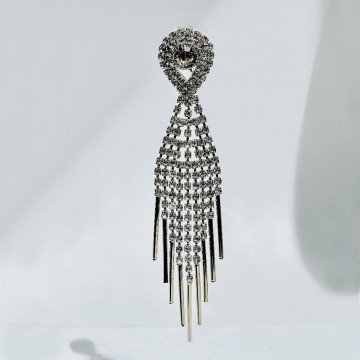 Cascading earrings with rhinestones and silver chains 1