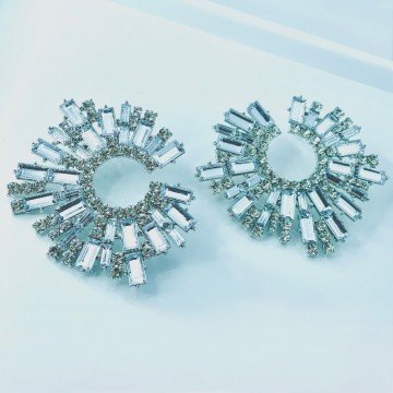 Silver rhinestone crown earrings 1