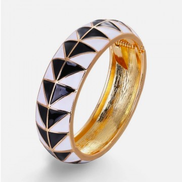 Black white herringbone enamel gold bangle bracelet