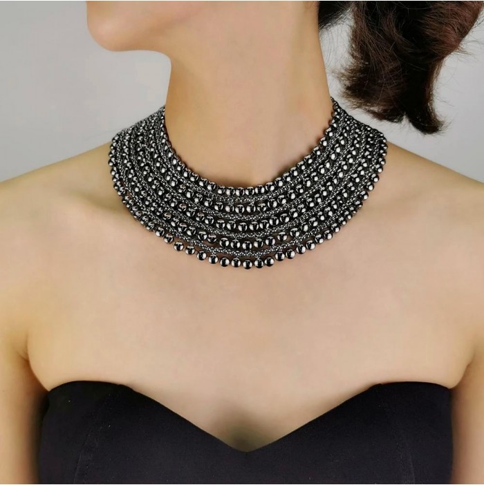 Platinium plastron necklace
