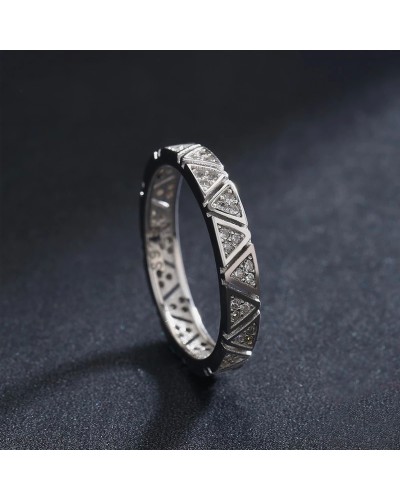 Silver ring with zirconia geometric pattern
