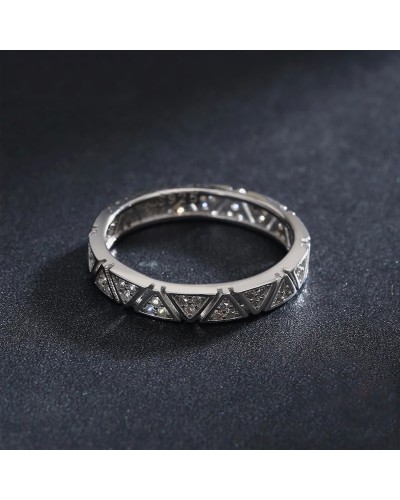 Anello in argento con motivo geometrico in zirconi