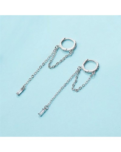Piccoli orecchini a cerchio in argento con catena pendente e zirconi
cubo