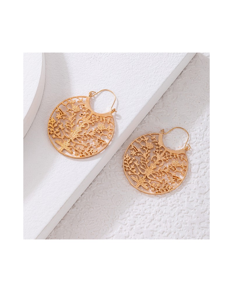 Gold oriental floral pattern earrings